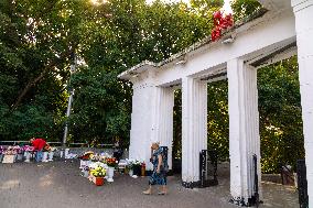 Sculpture of child with heart and teddy bear by James Colomina in Kyiv