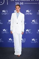 ''Leopardi. Il poeta dell'Infinito'' Photocall - The 81st Venice International Film Festival