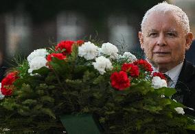 Jaroslaw Kaczynski Continues Monthly Visits To Brother's Crypt At Wawel