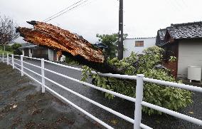 Powerful typhoon in Japan