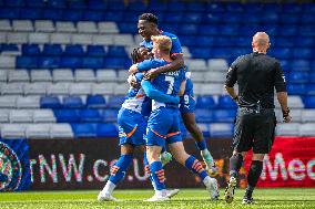 Oldham Athletic v Gateshead - Vanarama National League