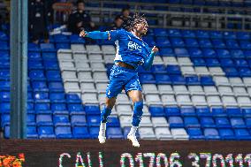 Oldham Athletic v Gateshead - Vanarama National League