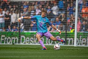 Oldham Athletic v Gateshead - Vanarama National League