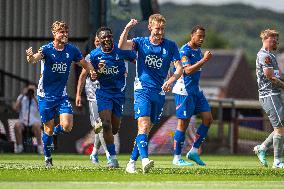 Oldham Athletic v Gateshead - Vanarama National League