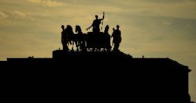 Sunset Over The Louvre Pyramid - Paris