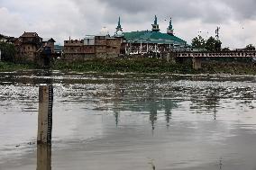 Rainy Weather In Kashmir