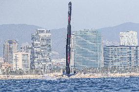 - Vela - America's Cup - Louis Vuitton Cup - Round Robin 1 & 2