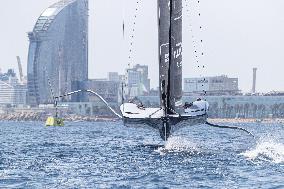 - Vela - America's Cup - Louis Vuitton Cup - Round Robin 1 & 2