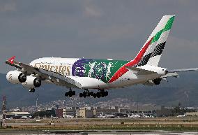 Emirates Airbus A380, with Wimbledon livery, landing in Barcelona