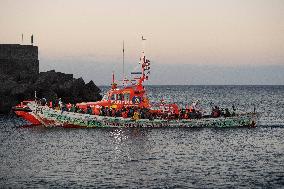 New cayuco arrives in El Hierro with 174 people on board