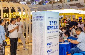 A Job Fair in Taizhou