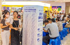 A Job Fair in Taizhou