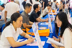 A Job Fair in Taizhou