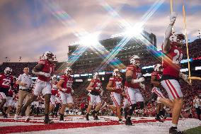 Wisconsin Badgers Vs Western Michigan Broncos