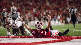 Wisconsin Badgers Vs Western Michigan Broncos