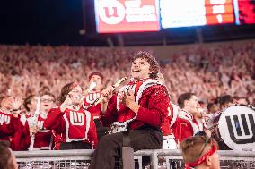 Wisconsin Badgers Vs Western Michigan Broncos