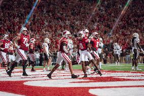 Wisconsin Badgers Vs Western Michigan Broncos