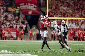 Wisconsin Badgers Vs Western Michigan Broncos