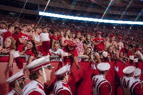 Wisconsin Badgers Vs Western Michigan Broncos