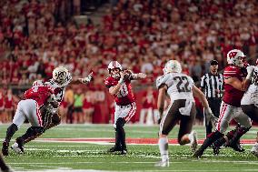 Wisconsin Badgers Vs Western Michigan Broncos