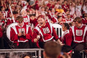 Wisconsin Badgers Vs Western Michigan Broncos