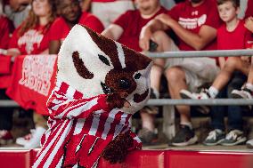 Wisconsin Badgers Vs Western Michigan Broncos