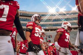 Wisconsin Badgers Vs Western Michigan Broncos