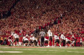 Wisconsin Badgers Vs Western Michigan Broncos