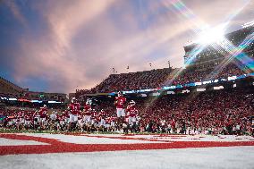 Wisconsin Badgers Vs Western Michigan Broncos