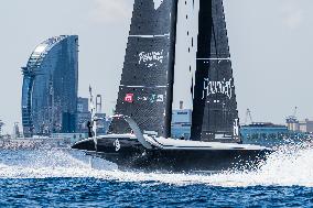 - Vela - America's Cup - Louis Vuitton Cup - Round Robin 1 & 2