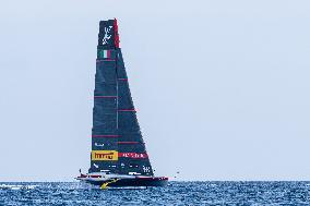 - Vela - America's Cup - Louis Vuitton Cup - Round Robin 1 & 2