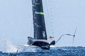 - Vela - America's Cup - Louis Vuitton Cup - Round Robin 1 & 2