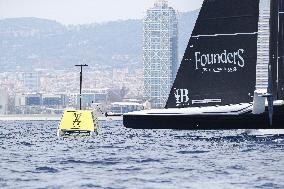 - Vela - America's Cup - Louis Vuitton Cup - Round Robin 1 & 2