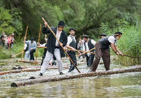 Guadalajara Celebrates The Alto Tajo Crocheters' Festival - Spain