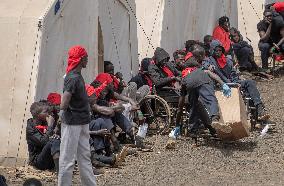 The shipping company Armas transfers 300 migrants to Tenerife