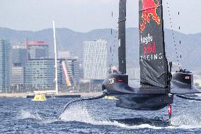 - Vela - America's Cup - Louis Vuitton Cup - Round Robin 1 & 2