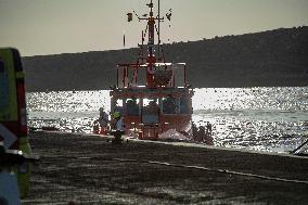 El Hierro receives a new cayuco with more than 50 people on board