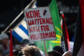 Anti-war Demostration In Cologne