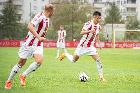 Wieczysta Krakow V Pogon Grodzisk Mazowiecki - Betclic 2 Liga