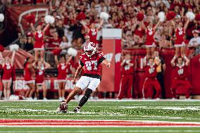 Wisconsin Badgers Vs Western Michigan Broncos