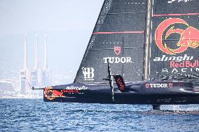 - Vela - America's Cup - Louis Vuitton Cup - Round Robin 1 & 2