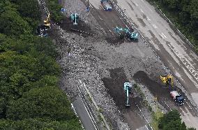 Powerful typhoon hits Japan