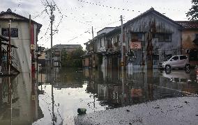 Powerful typhoon hits Japan