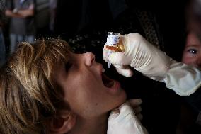 First Children Given Polio Vaccine - Gaza