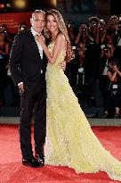 81st Mostra - The Clooneys Shine On The Red Carpet