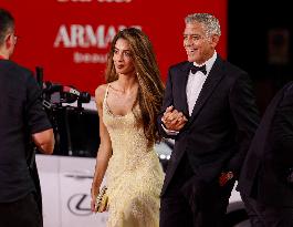 81st Mostra - The Clooneys Shine On The Red Carpet