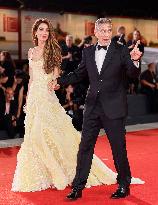 81st Mostra - The Clooneys Shine On The Red Carpet