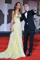 81st Mostra - The Clooneys Shine On The Red Carpet