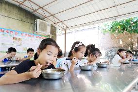 The First Meal of The Micro School in Liuzhou