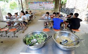 The First Meal of The Micro School in Liuzhou